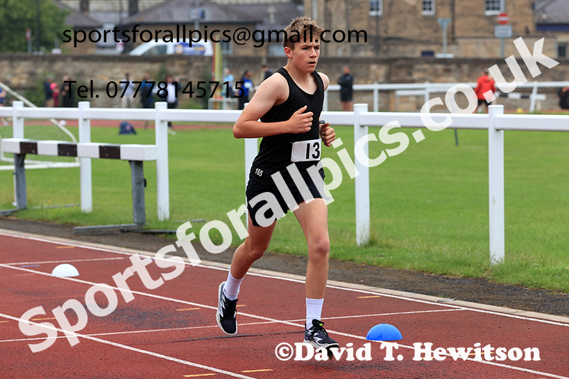 Boys 3000 metres, 2025 Northumberland Schools Track and Field, . Photo: David T. Hewitson/Sports for All Pics